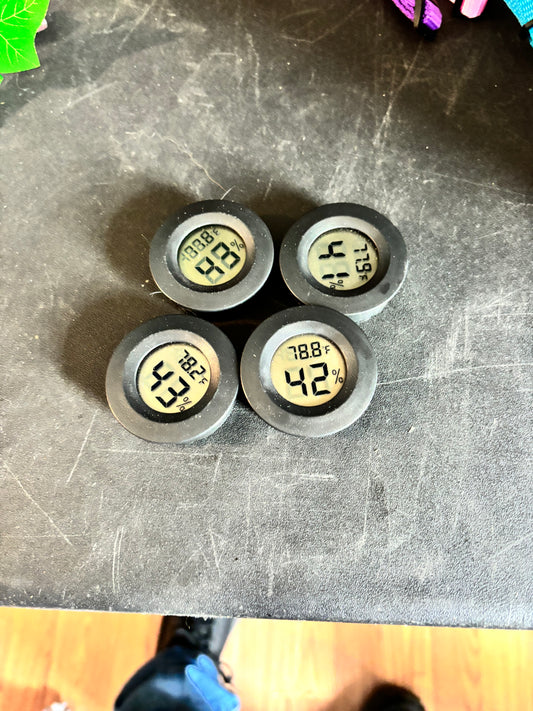 aquaruam thermostats and decor